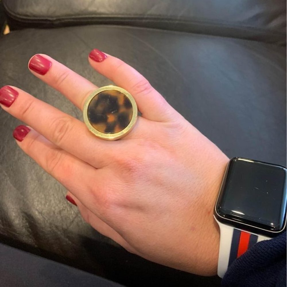 Michael KORS cocktail ring. Cat eye. Gold finish. Size 6.